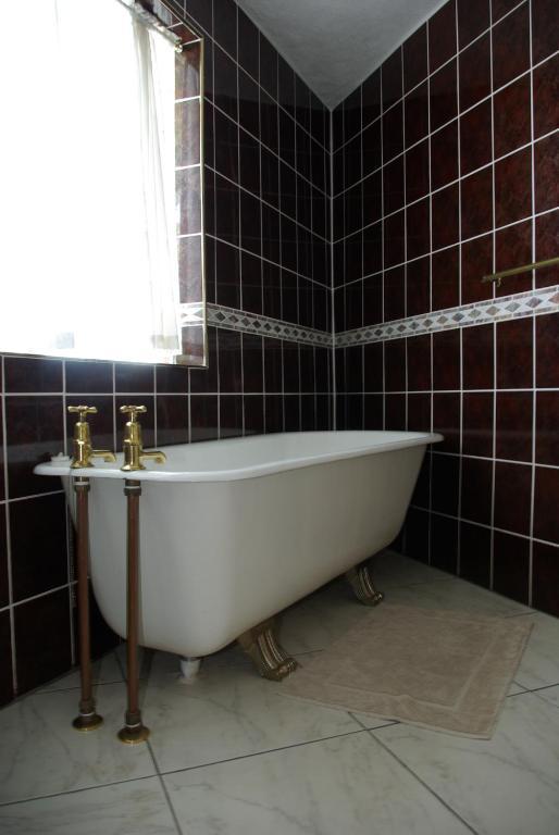 Columbus Guest House Mbombela Екстериор снимка