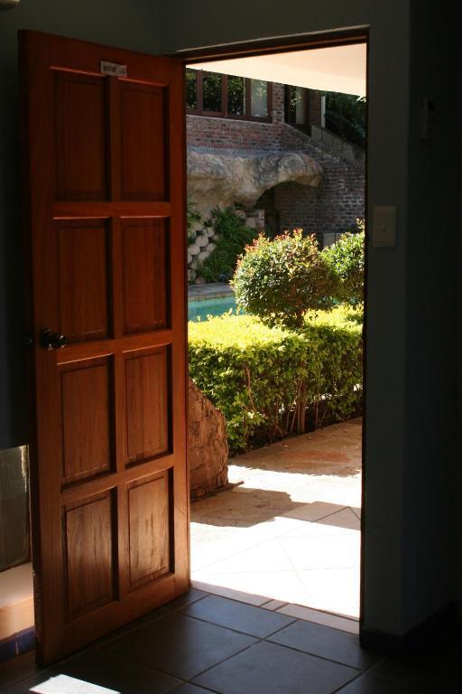 Columbus Guest House Mbombela Стая снимка