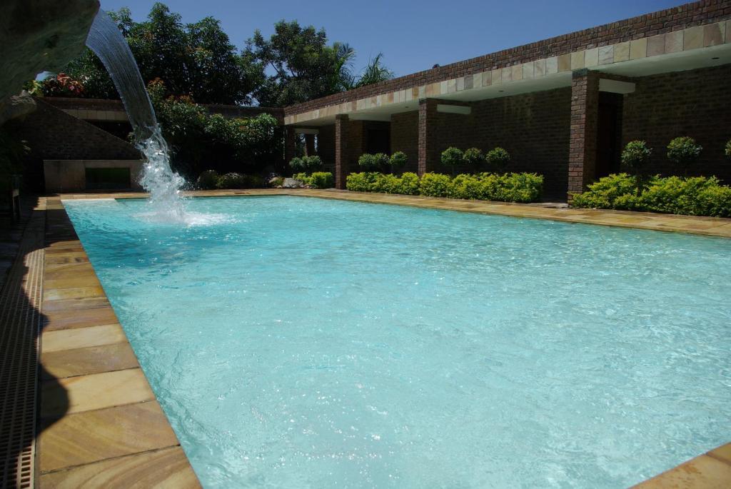 Columbus Guest House Mbombela Екстериор снимка